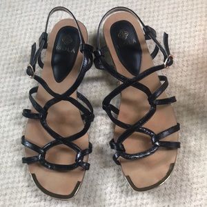 ☀️EUC Isola black sandals☀️